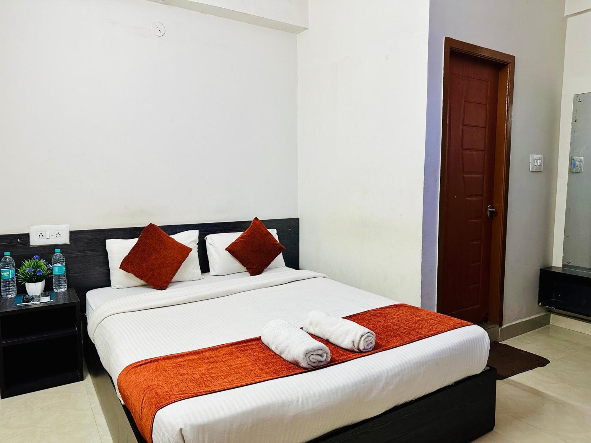 Orange Corner Hotel, Airport Pickup & Drop Available 24X7 Yelahanka Esterno foto